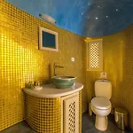 فندق Chroma 3*