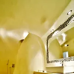Chroma فندق