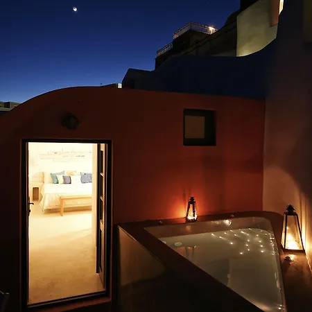 Chroma Hotel