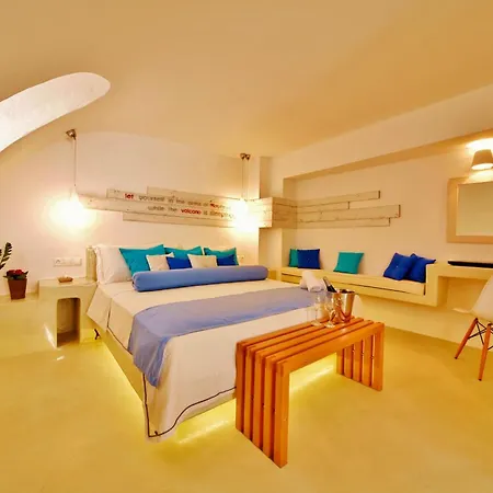 Chroma Hotel