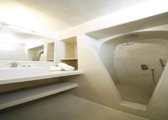 Chroma Hotel Oia (Santorini)