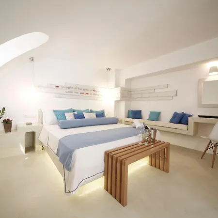 Hotel Chroma Oia (Santorini)