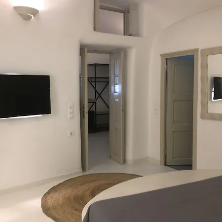 Chroma Oia (Santorini)