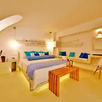 Chroma Hotel